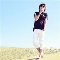 谁帮我找张这张头像相似的男生qq头像
