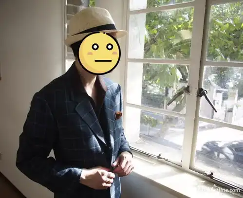 老男人们求求你们别再穿黑灰蓝了,绿色这么好看为什么不尝试一下
