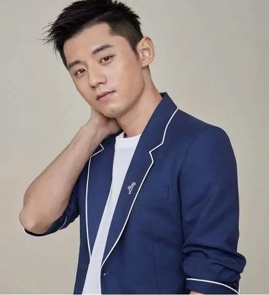 张继科看我微信头像,懂了吗网友我懂我懂,你和景甜分手了呗
