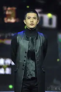 左耳首次发布会导演苏有携四大男主首度亮相
