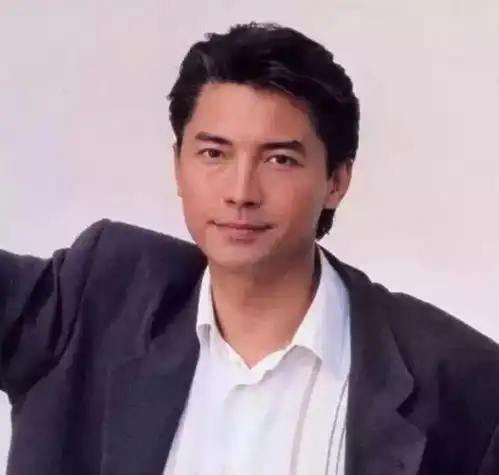 林青霞为见他彻夜难眠,他却迷恋陈冲,今68岁独身一人与狗作伴
