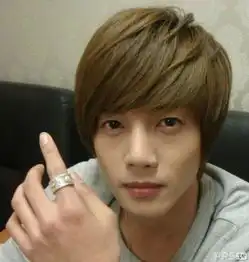 我适合什么发型和刘海附本人照片
