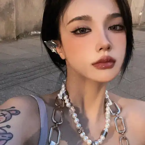 高级小众女生头像
