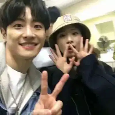 个性情侣头像我愿意为你等待
