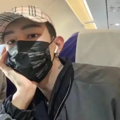 qq超酷头像男生霸气,男人就应该积极地向不幸挑战
