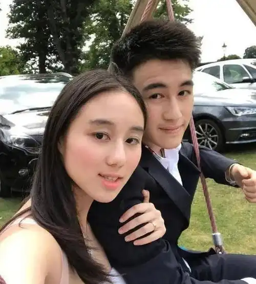 赌王千金何超欣将读清华,一出生身家700亿,她是全香港男人都想得到的女人
