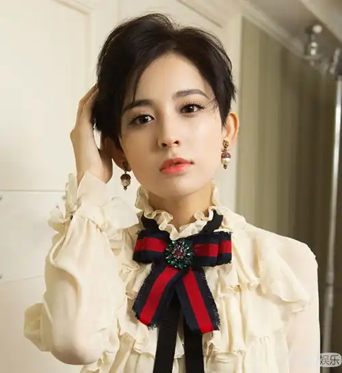 古力娜扎15岁选秀照曝光实力打脸那些整容说
