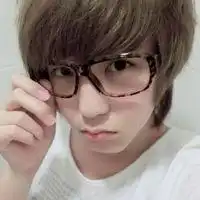 这个男的叫什么
