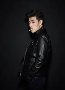 吴奇隆画眼影变老妖男人烟熏妆逗比or妖媚
