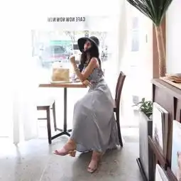 小麦肤色女生的轻熟随性style
