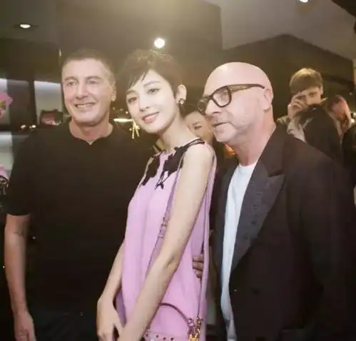 发型果然剪短发是会上瘾的,她们都帅炸了
