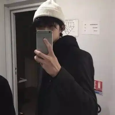 伤感的男生头像平淡到无奇循环到不息
