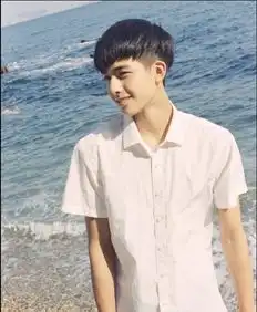 这种发型怎么弄
