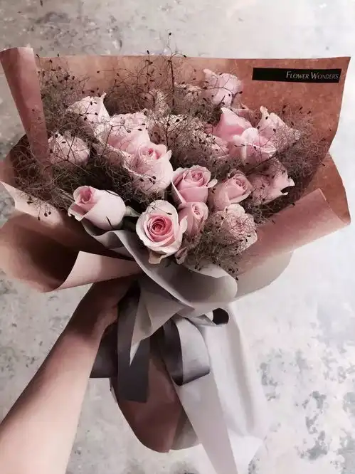 精美手捧玫瑰花艺课,翻身撒狗粮技能get九尾社交魅力学院
