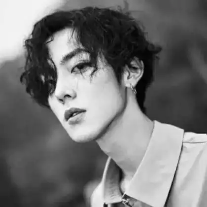 拽的失去了自我,超拽男生黑白头像
