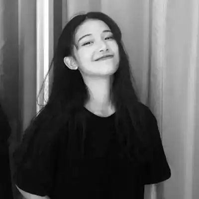 黑白头像女伤感侧脸暗黑系头像女高冷
