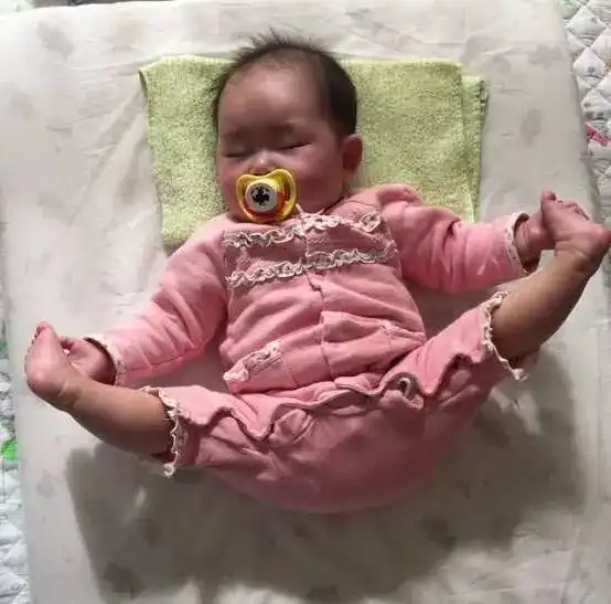 熊孩子们突然断电的瞬间,简直命案现场的既视感哈哈哈哈哈哈
