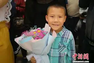 甘肃21万余名考生参加高考志愿者捧鲜花温馨暖场
