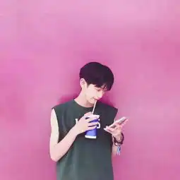 情侣网名一箩筐感受我的甜蜜暴击吧
