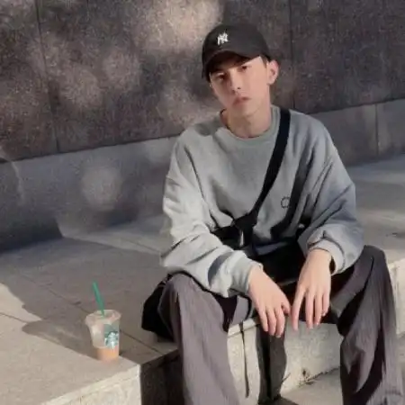 成熟男生微信头像,成熟男人头像是否适合你的口味
