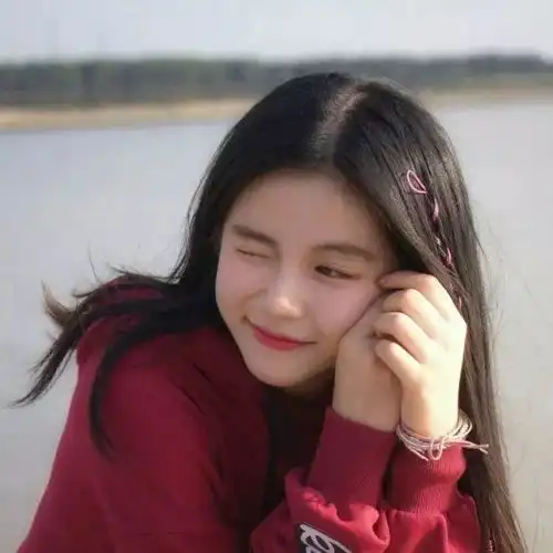 女生头像丨惊艳了时光的红色
