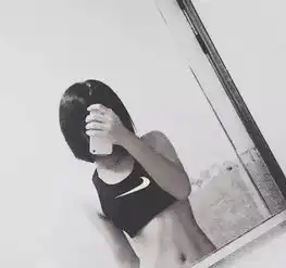 a4腰已经过时了,2019最流行的是女友腹,无数直男的死穴
