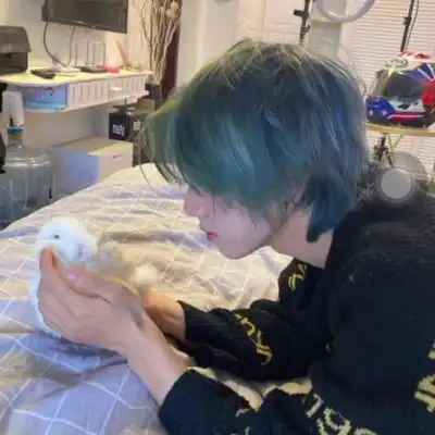 潮流很优质的真人男生真人头像2021一个人对你好很容易喜欢你也很容易
