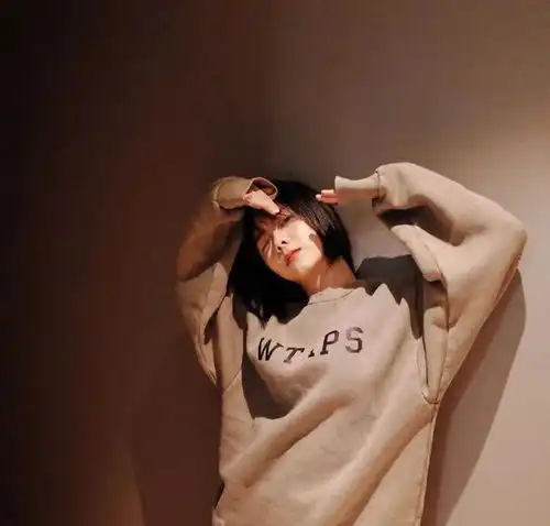 30岁依旧少女感满满,央视镜头败给了谭松韵

