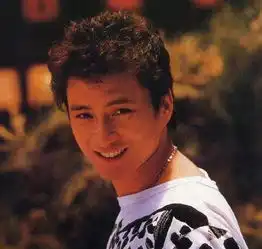 59岁汤镇业与妻子近照看不出两人相差25岁
