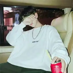 潮流帅气男生头像
