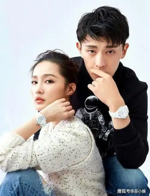 邓伦李沁疑似恋情曝光,两人戴同款情侣戒指,两人真的在一起了吗
