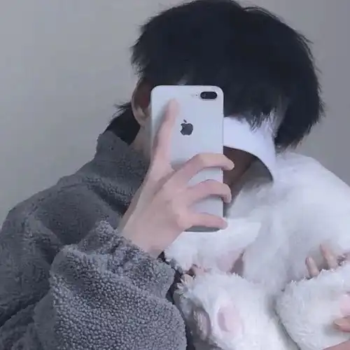 有哪些帅气的男生头像真人和动漫的都好
