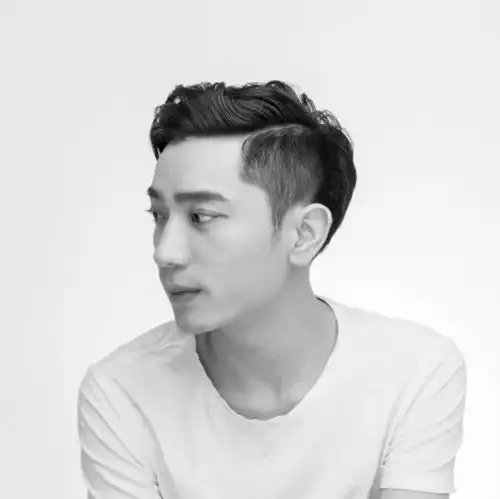 女朋友想让你留的22款男生发型,谁留谁帅

