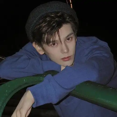 敲好看男头像来啦
