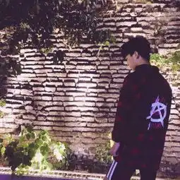 甜蜜幸福背影头像一男一女00后学生专属情侣背影头像大全
