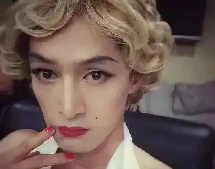 肖战颜值到底有多高当他穿上女装之后,终于明白
