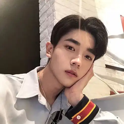 头像一组男生头像
