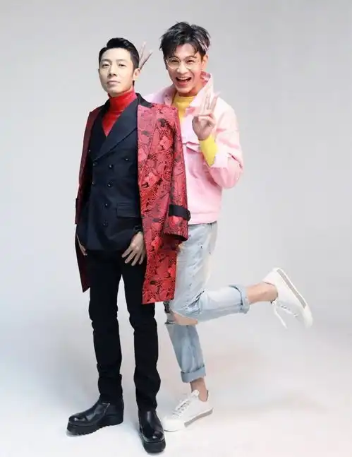 乔振宇真的好适合穿粉色,生图看着有男人味,一点都不娘气
