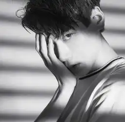 他和她我该选择谁想在学校守护一份友谊,难
