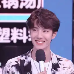 没来就不给奖华鼎奖颁奖规则引热议,肖战杨紫因缺席奖项被取消
