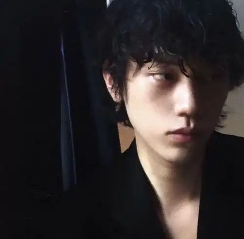 质感男头怎样说早安才有新鲜感
