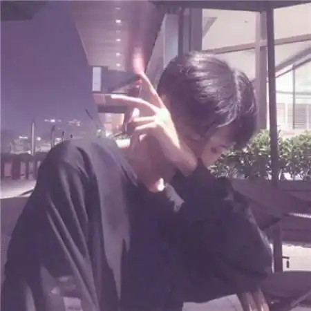 男生唯美有意境头像图片,暖暖的美男帅气的眼神你要顶住了
