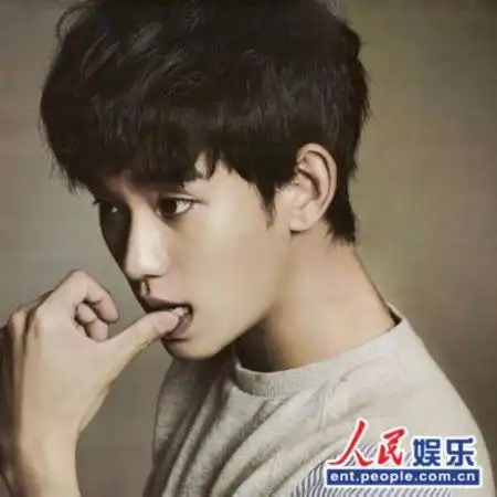 香港富婆欲包金秀贤饭局26岁都教授上升势头强劲
