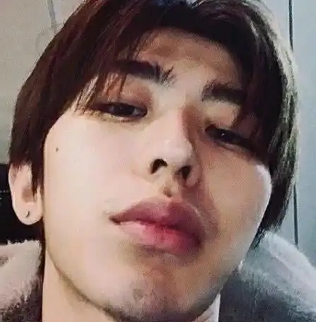 有一种成熟叫男星留胡子,千玺老成,肖战高冷,看到蔡徐坤心动了
