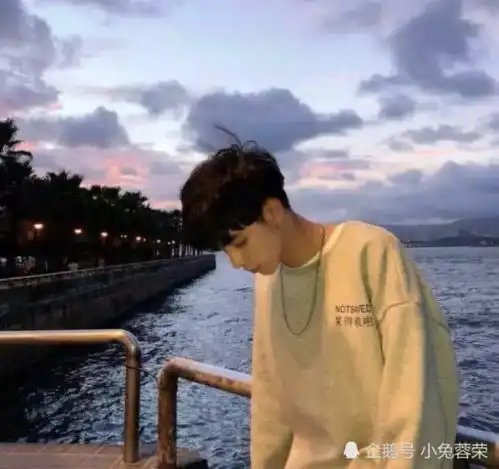 最让男生心寒的3条qq回复中一条,可能就要变成别人家小奶狗
