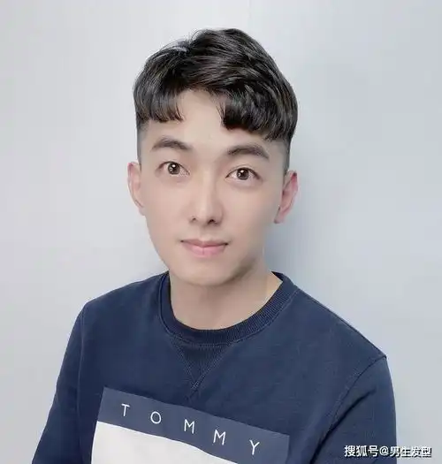 发际线高的男生,千万别错过这3款发型,时尚,个性,显帅气
