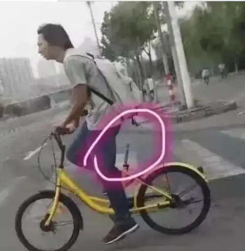 7张尴尬又贼搞笑的图片,贝爷也这么逗乐总有一张让你开心