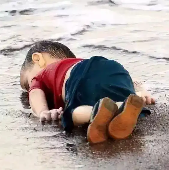 镜头下战火中的叙利亚儿童,每一张都绝望的让人心碎
