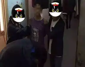 三乡靓女深夜独自归家,被陌生男子尾随,在家楼下被...
