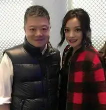 赵薇合影马云扬言开始做客服
